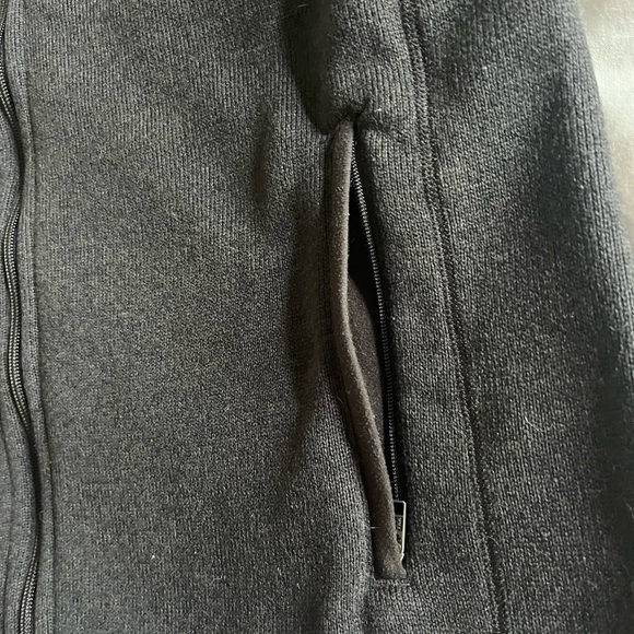 Patagonia Black Full-Zip Fleece - Picture 3 of 5